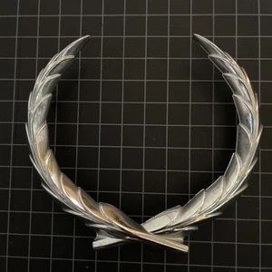 Cadillac Eldorado 67–70 Trunk Wreath Emblem Vintage Rare Classic - Bild 1 von 2