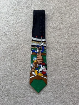 * Tienda Disney * Mickey Donald Goofy jugando béisbol * 100% seda * años 90’s Foto 1 de 3