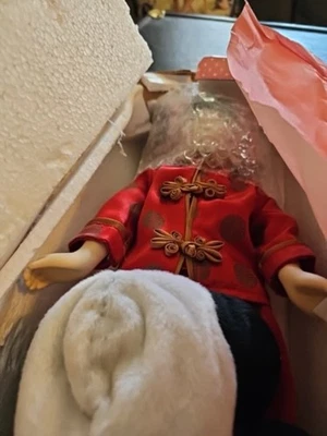 Colección Paradise Galleries Friends Around The World flor de ciruelo con panda Foto 1 de 4