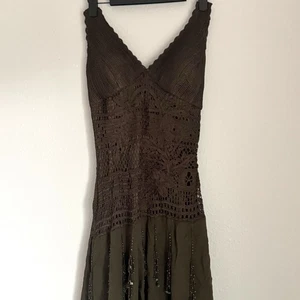 Abito Sue Wong 8 Halter uncinetto seta oliva perline orlo fazzoletto impreziosito - Foto 1 di 13