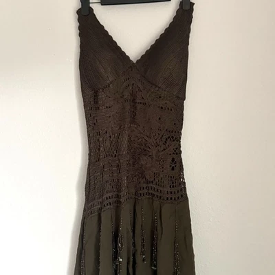 Vestido Halter Sue Wong 8 Crochet Oliva Seda Cuentas Adornado Pañuelo Dobladillo Foto 1 de 4