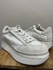 Ugg Womens Marin Lace Up Sneakers Size 10 Ivory Suede Terry Shoes - Picture 1 of 9