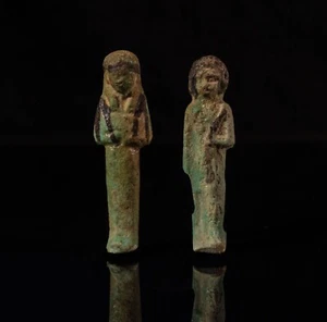 Zwei ägyptische Ushabti-Figuren stehen zum Verkauf. Sie sind ein Aufseher und ei - Bild 1 von 5