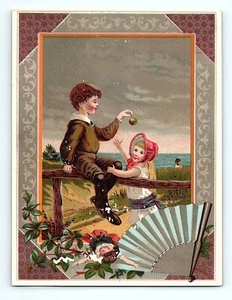 Victorian Trade Card Mullin's & Co Teppiche Möbel Öfen Junge Mädchen Dolly Beach - Bild 1 von 3