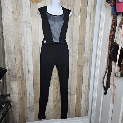 Macacão ASOS malha preto sem mangas alças cruzadas nas costas recortes tamanho 8 - Imagem 1 de 4