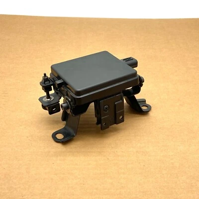 Unidad de módulo sensor de distancia de control de crucero OEM 15-17 Toyota Prius V 88210-47070 Foto 1 de 4