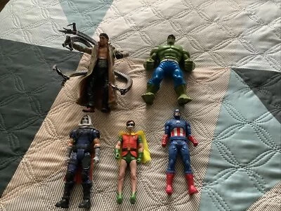 Lote de figuras de acción de cómics de DC Foto 1 de 3