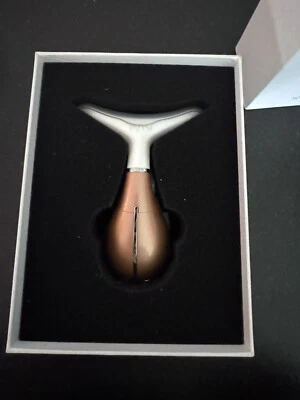 Infini Terapia Sónica Cuello Arrugas Doble Mentón Luz Infrarroja y Radio Frecuencia Foto 1 de 4