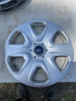 curb rash 12 13 14 15 16 17 18 FORD FOCUS 15'' used wheel cover hub cap 7058 Foto 1 de 4