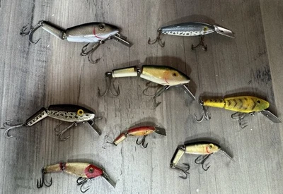 Lot of 8 VTG L&S Jointed Fishing Lures Estate Sale Find.  - Image 1 of 4