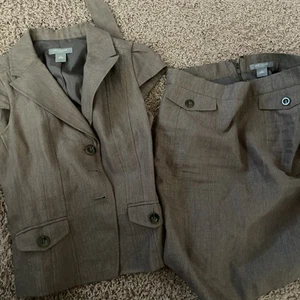 Ann Taylor 2 Piece Career Work Grey Dress Suit Set Dress - Blazer Size 6P - Picture 1 of 5