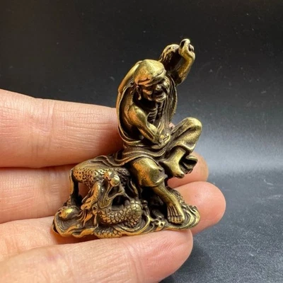 Exquisito adorno de estatua de tigre sometido arhat de cobre budista chino Foto 1 de 4