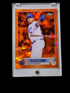 2022 Topps Max Muncy Sapphire Orange Cracked Ice SP /25 #572 Dodgers w/ Case - Picture 1 of 5