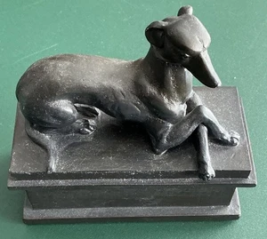 Laying Down Greyhound/Whippet Statue - Bild 1 von 8