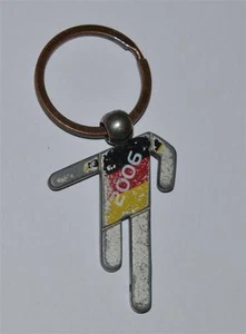 Copa Mundial de Alemania 2006 FIFA jugador de fútbol en jersey fútbol llavero de metal raro - Imagen 1 de 3