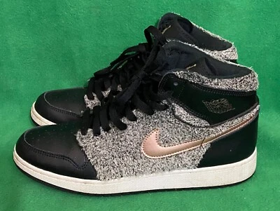 Nike Air Jordan 1 Retro 332148-022 Basketball Shoes Size Youth 9.5Y - Image 1 of 4