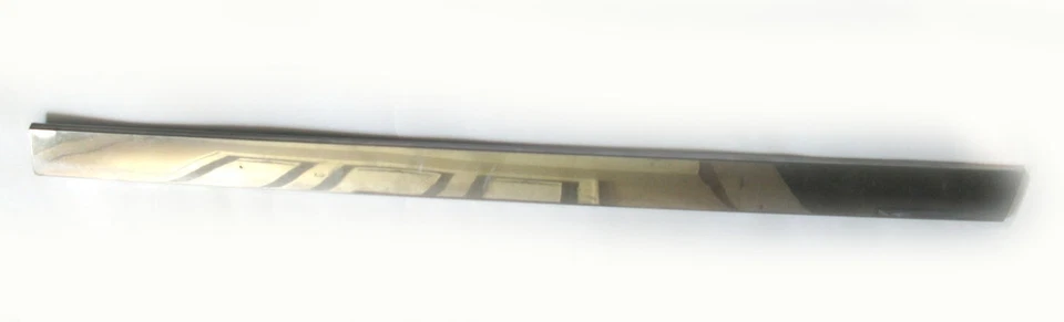 1977-1989 CADILLAC FLEETWOOD BROUGHAM SEDAN RIGHT FRONT DOOR LOWER TRIM MOLDING - Image 1 of 1