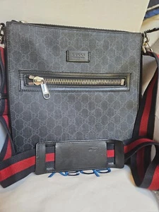 Gucci Black GG Supreme Zip Adjustable LARGE Messenger Bag with Web Strap! - Picture 1 of 5