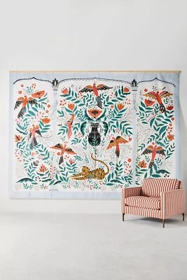 Mural Anthropologie Tiger’s Tale Mir Dinara Folklórico Animales Caprichosos 81 pies cuadrados Foto 1 de 4