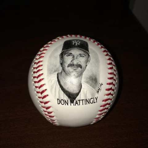 DON MATTINGLY NY YANKEE FOTO BALL Cover