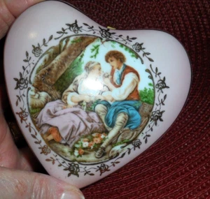 Vintage Napcoware Hand Painted Porcelain Pink Heart Trinket Box C9376 M-in Japan - Picture 1 of 6
