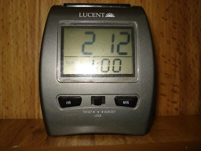 Reloj despertador digital Lucent, carcasa de luz/reposo, mesa Foto 1 de 4