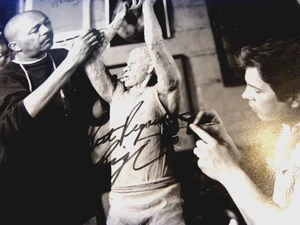 OSCAR ROBERTSON 16X20 Poster/Photo Signed Best Regards "Big O" -JSA Auth.#I15058 - Picture 1 of 4