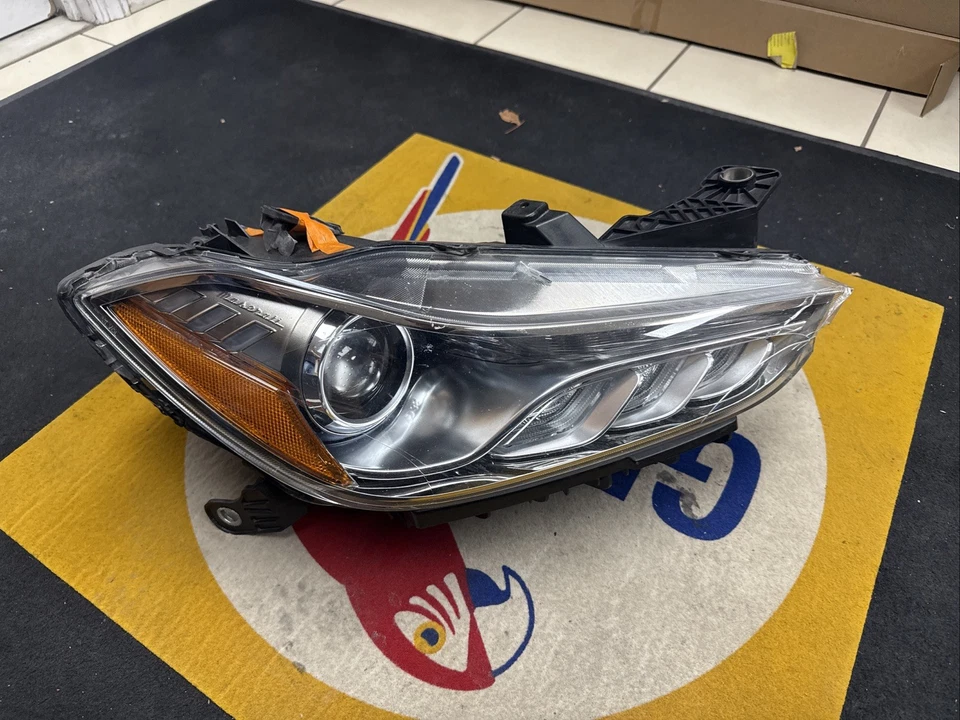 Faro delantero derecho pasajero Maserati Ghibli 2014-2018 xenón oculto OEM Foto 1 de 4