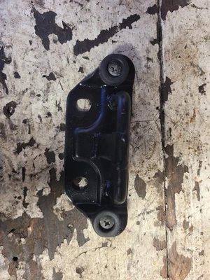 89-98 Geo Tracker Suzuki Sidekick Rear Seat Bracket 2 Door  - Image 1 of 2