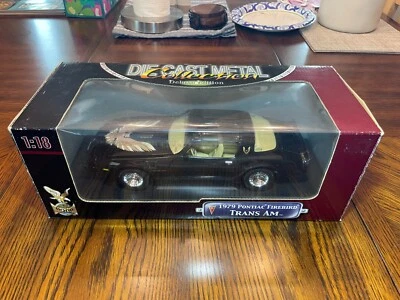 Pontiac Firebird Trans AM Road Signature 1:18 Diecast Model Car NEW - Image 1 of 4