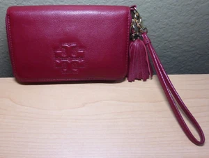 Tory Burch Red Leather Wallet Zip Around Logo - Picture 1 of 15