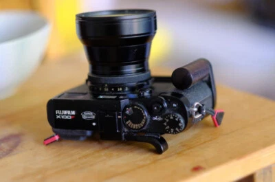 Griff für Fujifilm X100F- Holz-Griff schwarz, unten  ARCA SWISS compatibel - Bild 1 von 4