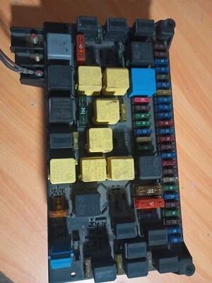 Caja de fusibles 98-05 Mercedes Benz ML320 1635450005 Foto 1 de 4