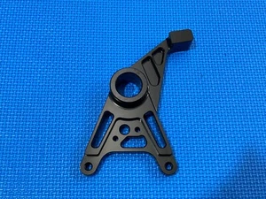 07 09 12 17 22 GSXR GSXR1000 Brembo P2 Caliper underslung Bracket Adapter 84mm - Imagen 1 de 7