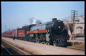 C.P.R. TRAIN AT MONTREAL WEST 1958 POSTCARD - Picture 1 of 1