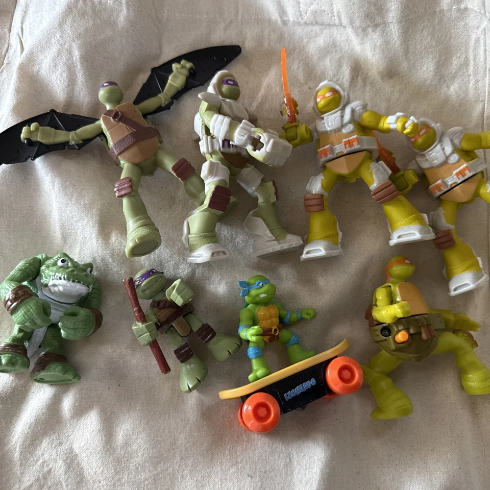 Lote de 8 Juguetes Tortugas Ninja Adolescentes Mutantes Toppers para Pasteles Foto 1 de 4