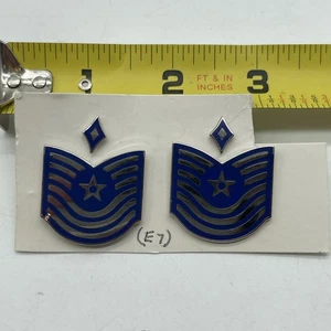 X2 Par de Pin de Rango de la Fuerza Aérea Militar de los Estados Unidos Sargento Maestro 1er Serg E-7 ~1” - Imagen 1 de 3