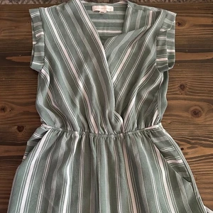 Tuta donna Monteau LA verde bianca righe gamba larga M avvolgente scollo a V stile avvolgente - Foto 1 di 12