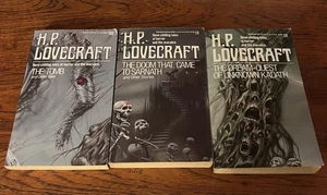 H.P. Lovecraft 3 Book Lot Vintage Horror Paperbacks The Tomb The Doom Kadath - Imagen 1 de 3