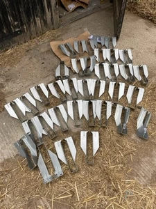 Simpson Strongtie Hanger JHMI 225/47 - 36 NO - I Joist to Masonry - Picture 1 of 4