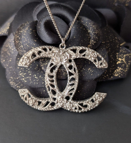 Autentica scatola collana SHW classica traforata con logo Chanel CC B14A XL