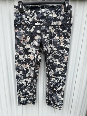 Legging LULULEMON Wunder sob cintura alta tamanho 8 apertada primavera flor floral multi - Imagem 1 de 4