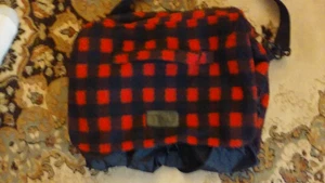 Times Magazine Promo kleine Reisetasche Flanell rot & schwarz kariert Reißverschluss - Bild 1 von 4