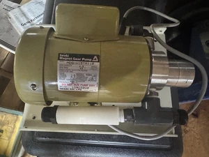 Iwaki MDG-H15TA115 MAGNET GEAR PUMP 115VAC - Picture 1 of 4