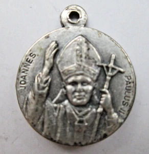 Vintage Catholic Holy Medal Joannes Paulus II Pope Paul ITALY - Picture 1 of 3