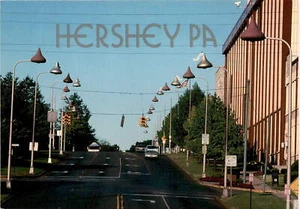 Vintage Hershey's Kisses Straßenlaternen Postkarte - Bild 1 von 2