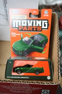 Matchbox MOVING PARTS 2019 Ford Mustang GREEN Convertible - Picture 1 of 4