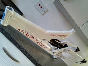 ASTRIX HAVOC '04 FULL SUSPENSION DOWNHILL FRAME, MANITOU 6-WAY SWINGER, 10Sp Hub - Picture 1 of 12