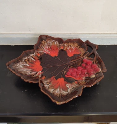 Plat en céramique feuille de vigne style Vallauris - Photo 1/4