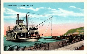 Postal de colección barco de vapor barco fluvial en el frente del río, Hannibal, Missouri - Imagen 1 de 2